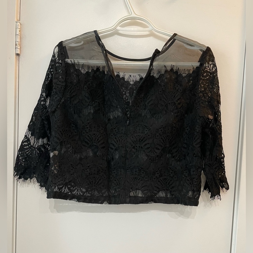 Forever 21 Black Lace Quarter Sleeve Lace Crop Top - size S - Picture 2 of 4